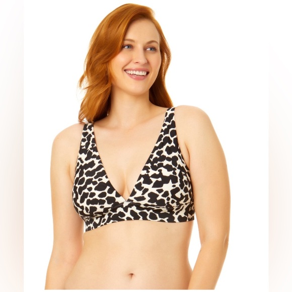 Time and Tru women’s fully lined classic plunge-swim bikini top and bottoms; S - Picture 2 of 3